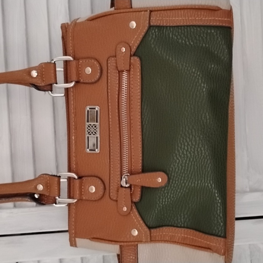 Stylish Tan and Green Women's Handbag Excellent Condition.